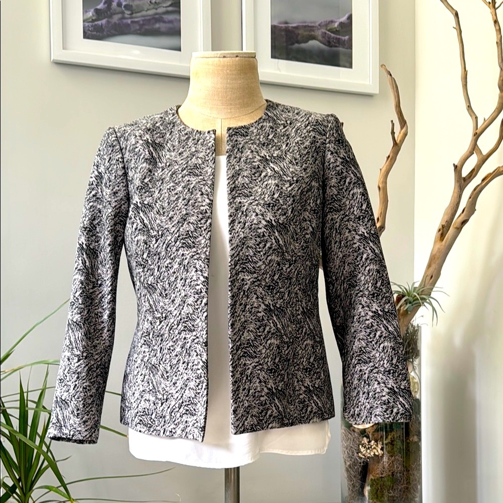 Anne Klein- Black and White Textured Blazer
